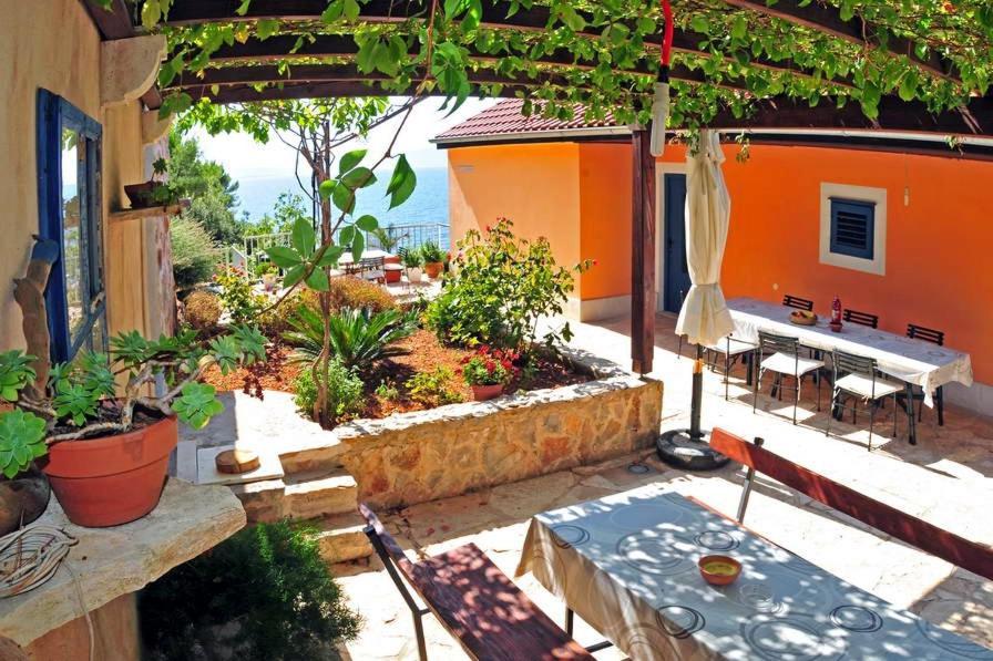 Seaside Secluded Apartments Cove Tvrdni Dolac, Hvar - 4008 Gdinj Esterno foto