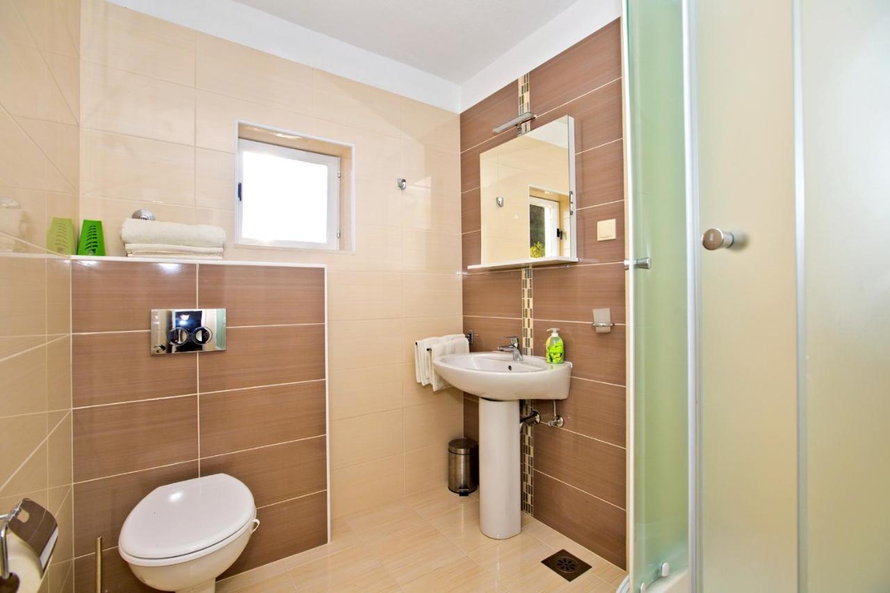 Seaside Secluded Apartments Cove Tvrdni Dolac, Hvar - 4008 Gdinj Esterno foto